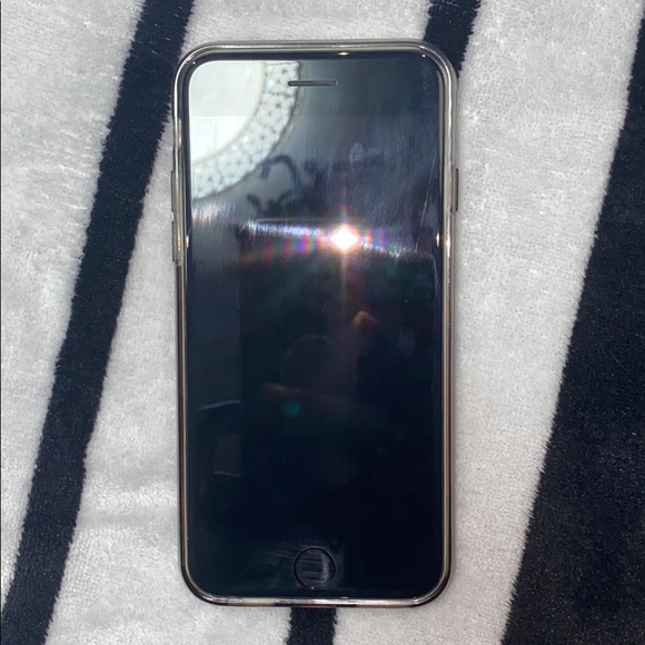 iPhone - Picture 1 of 2